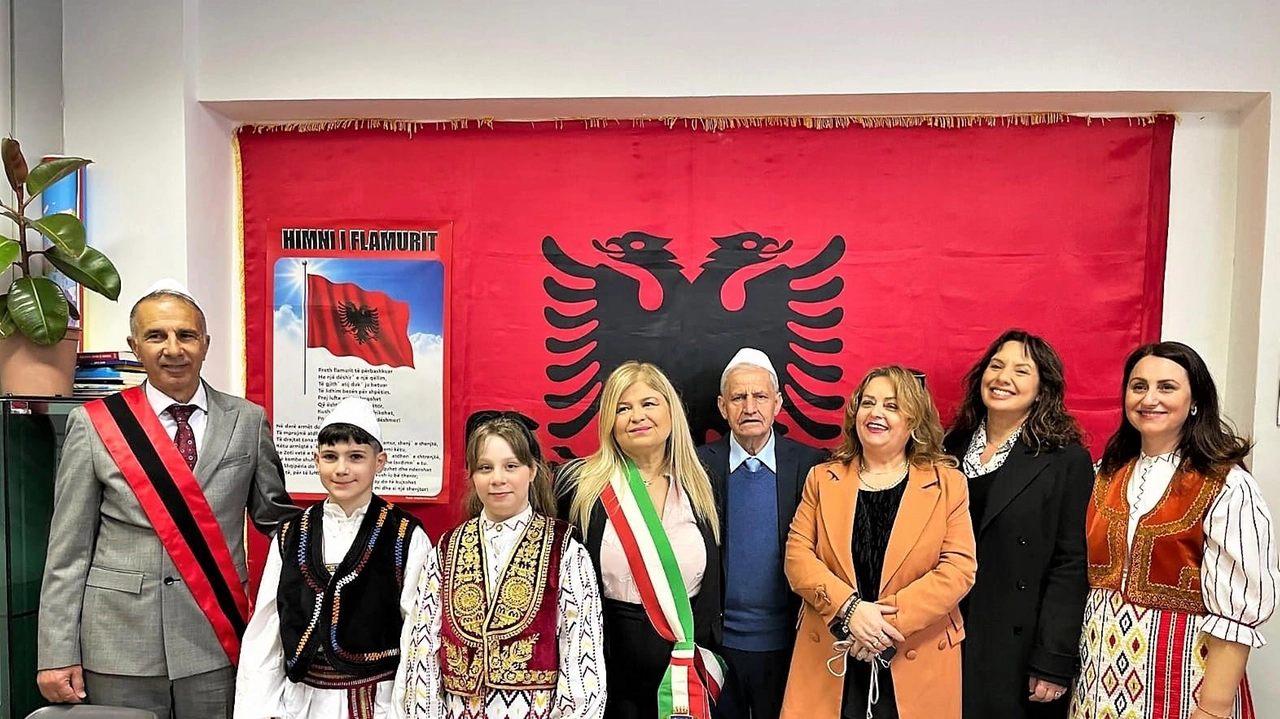 Associazione Aquila, Scuola Albanese